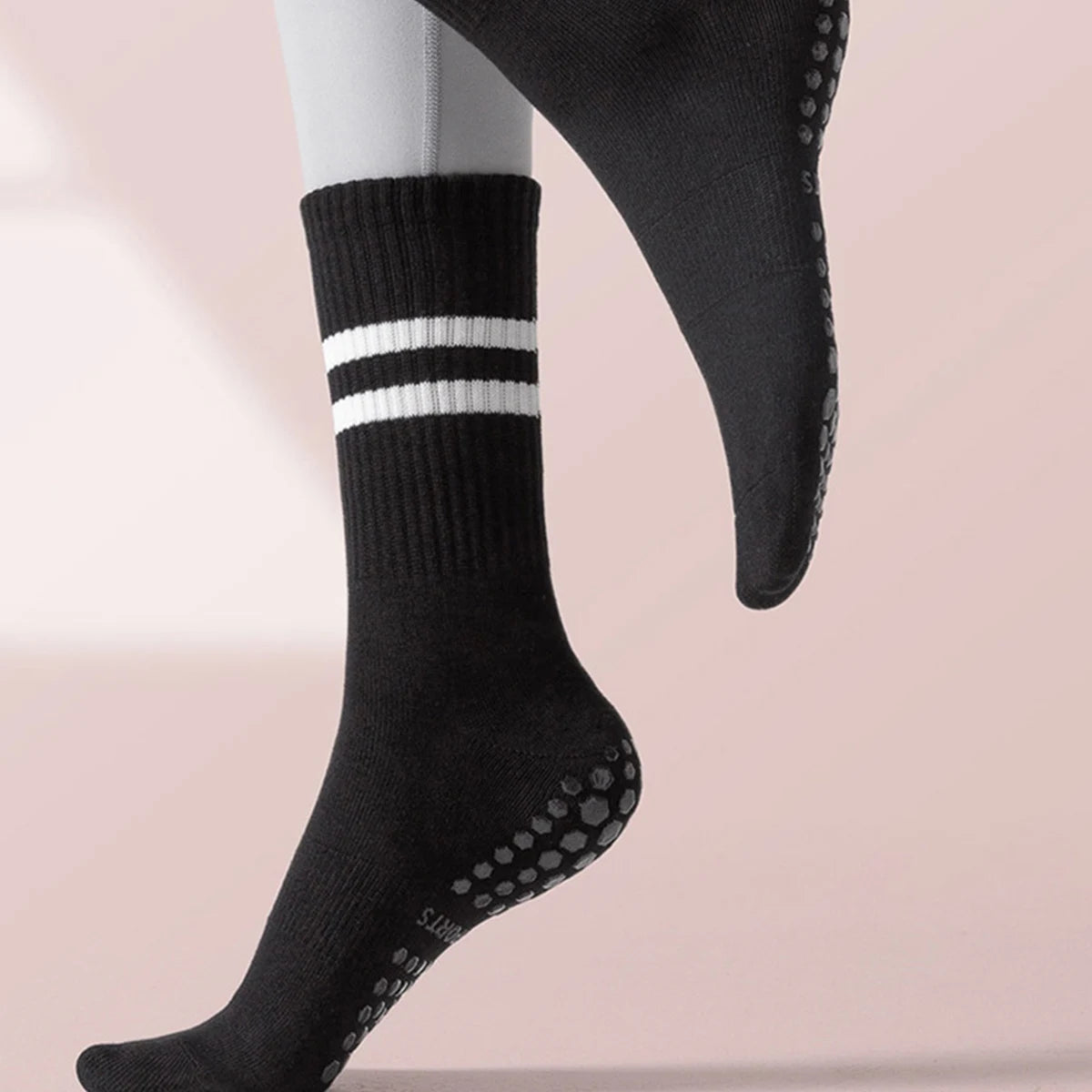 KLUUGG® Grip Socks — Stability Meets Comfort.