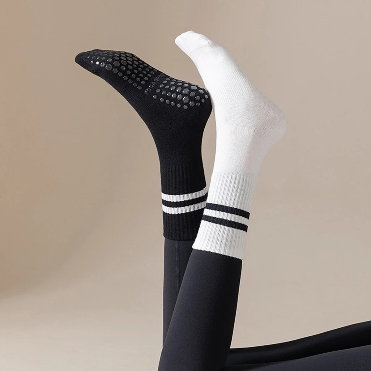 KLUUGG® Grip Socks — Stability Meets Comfort.
