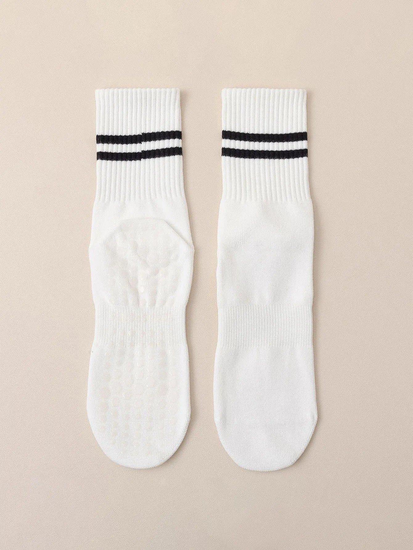 KLUUGG® Grip Socks — Stability Meets Comfort.